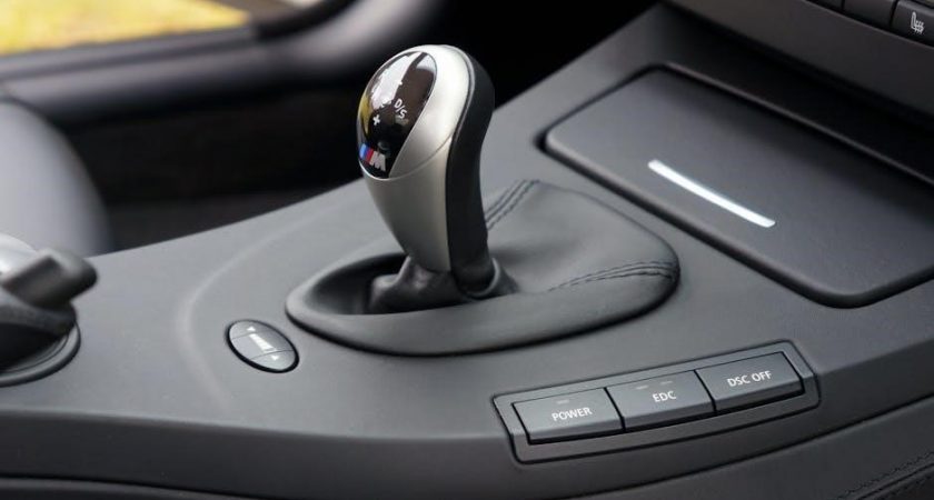 is it ok to manually close a power liftgate